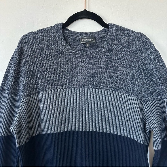 Express Men’s Navy Color Block Cotton Knit Crew Neck Sweater Large - Picture 3 of 6